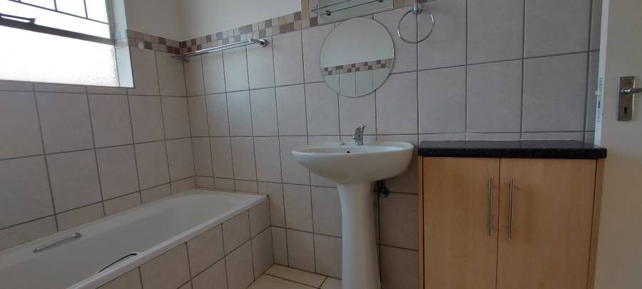 To Let 3 Bedroom Property for Rent in Roodewal Free State